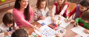 Jak wspierać rozwój emocjonalny dziecka w wieku przedszkolnym – pomysły na zabawy i ćwiczenia